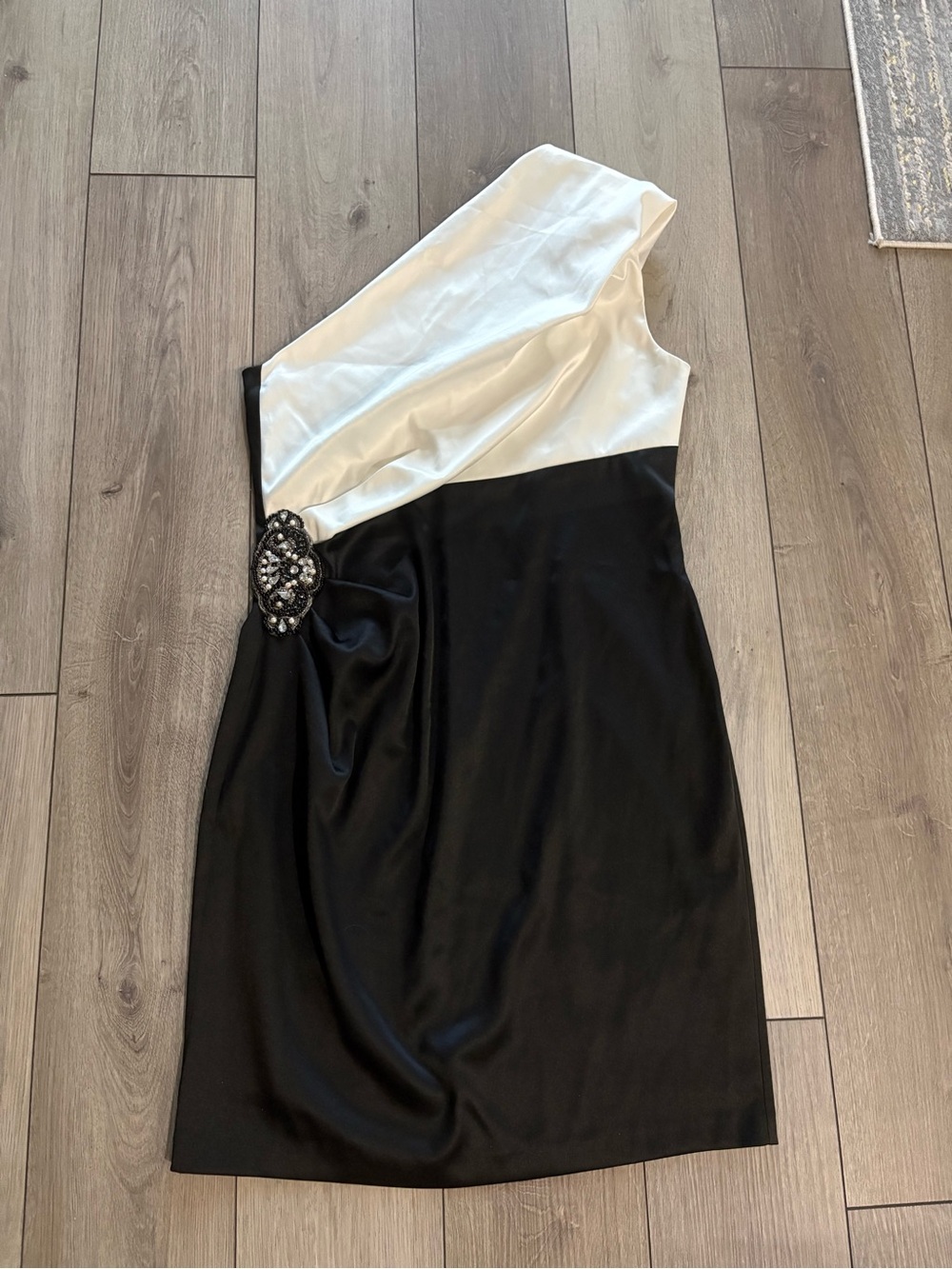 Jessica Howard One-Shoulder Black and White Cocktail Dress with Beaded Accent
